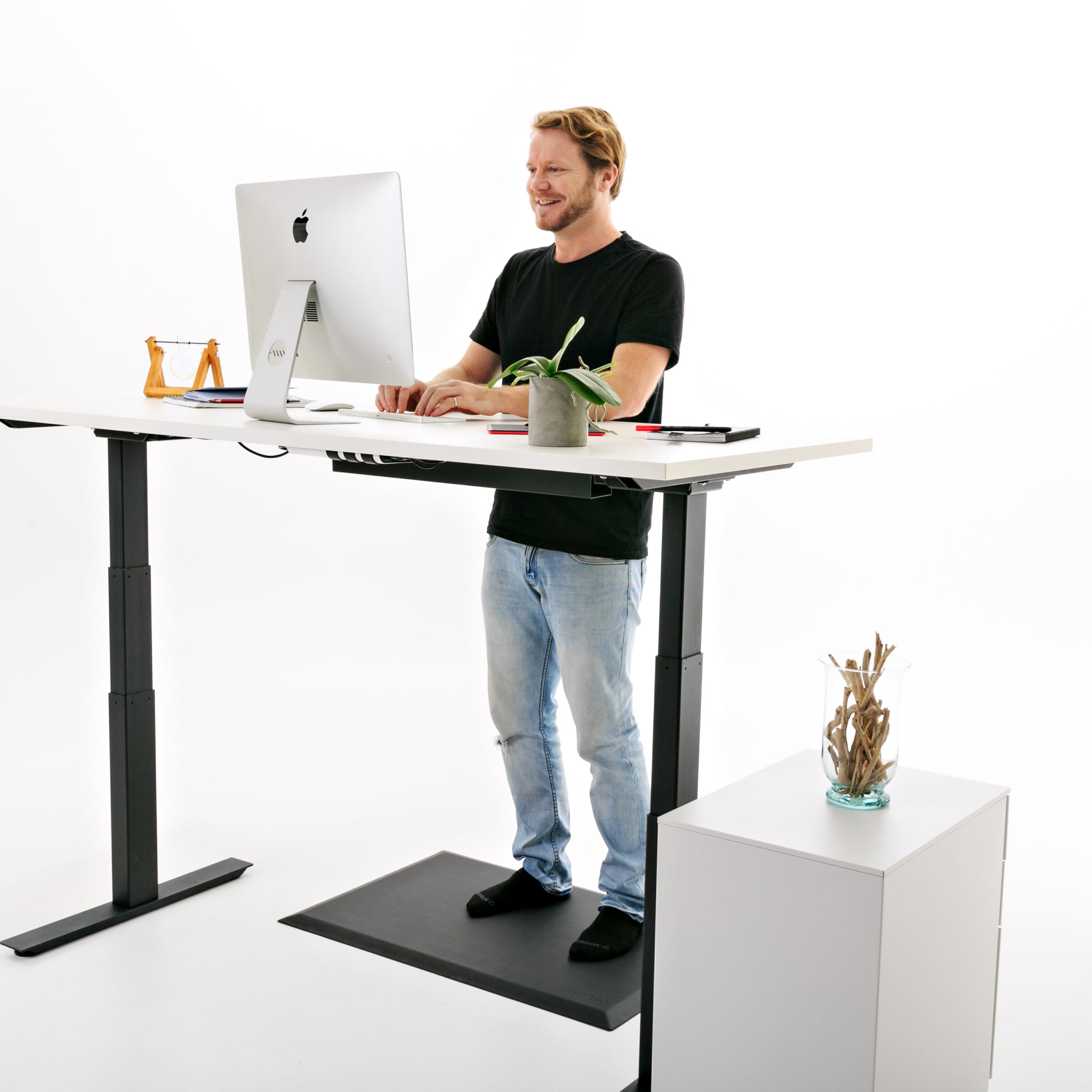 5 Tips to Help You Get Used to a Standing Desk & Avoid Injuries