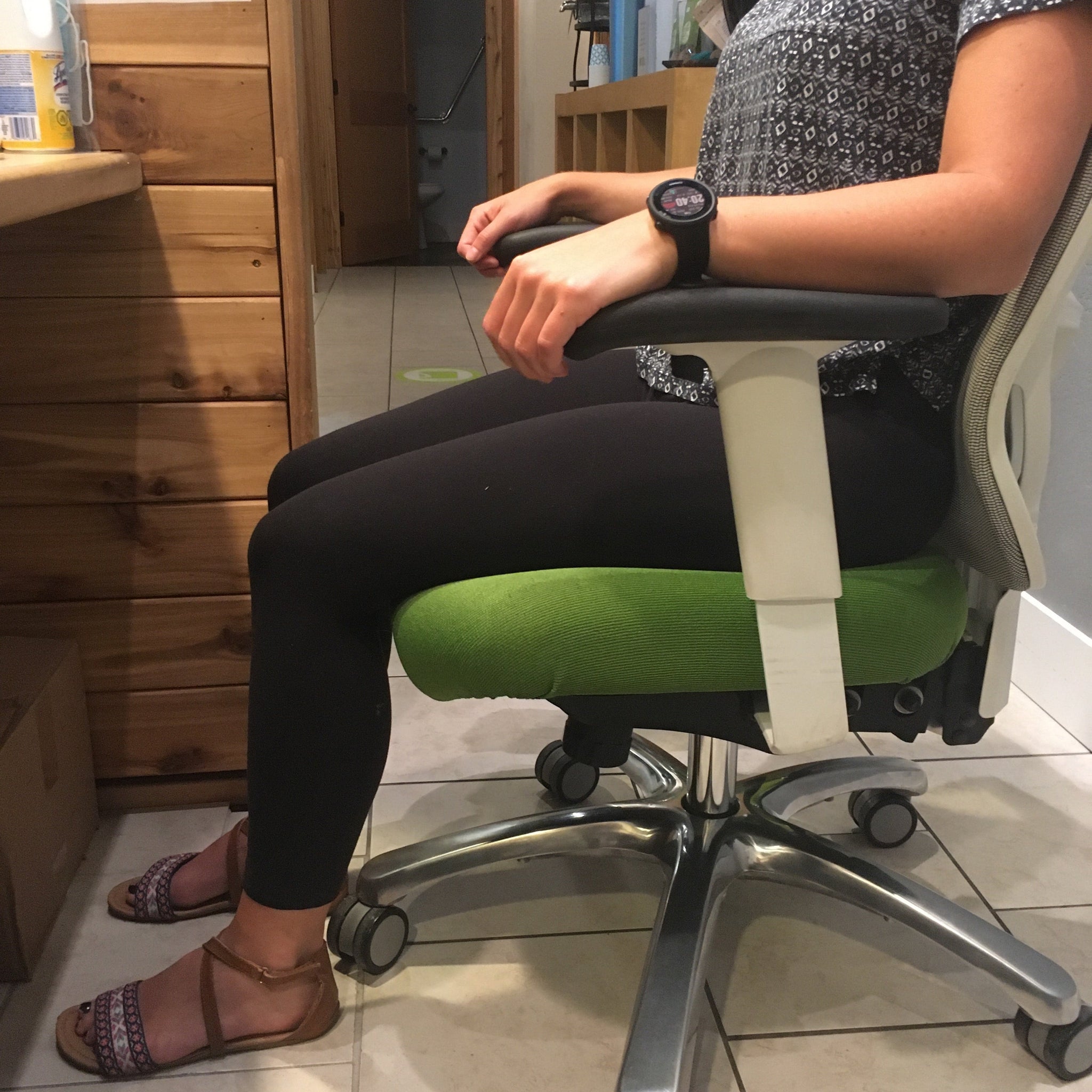 How to Sit With Good Posture at a Desk